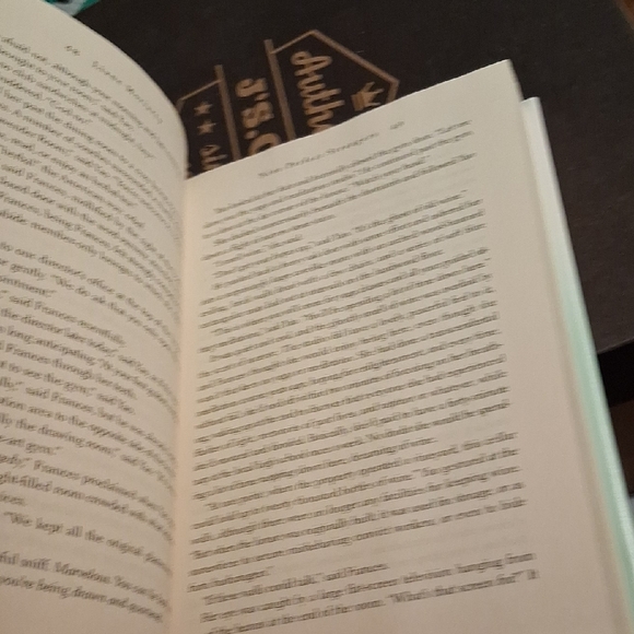 Nine Perfect Strangers Hardcover - Mint Green Cover - Picture 5 of 8